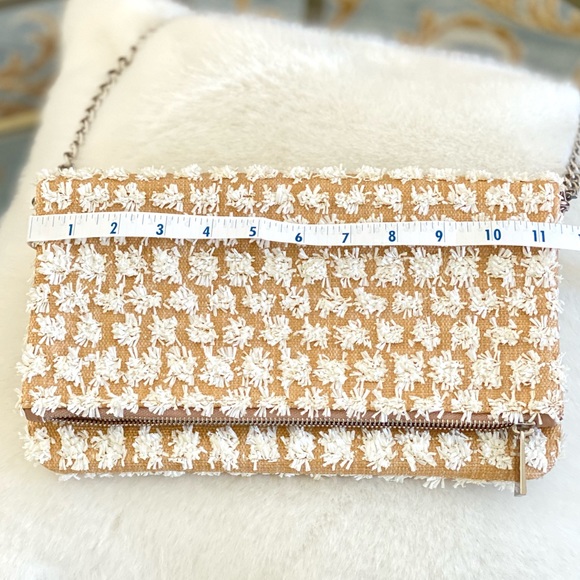 Express fold over shoulder/clutch bag - Picture 9 of 11